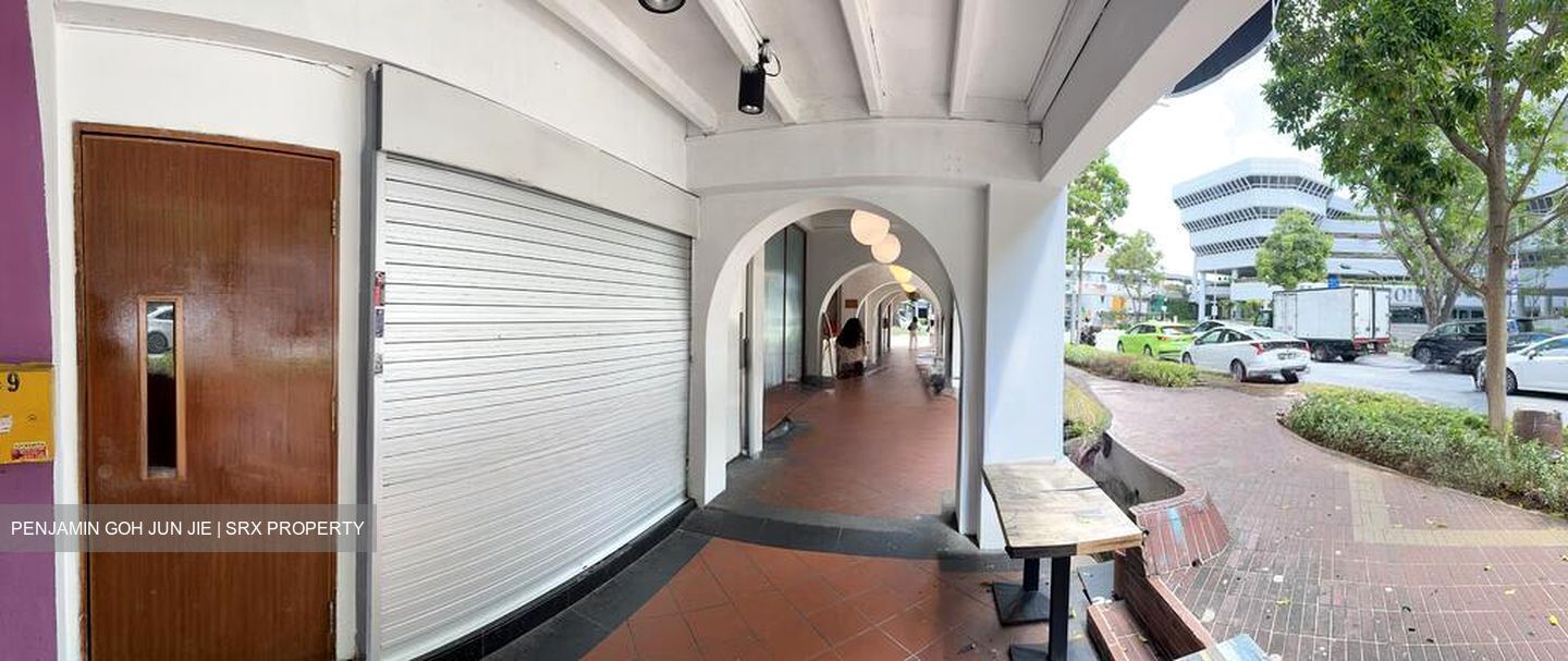 Beach Road (D7), Retail #514304441